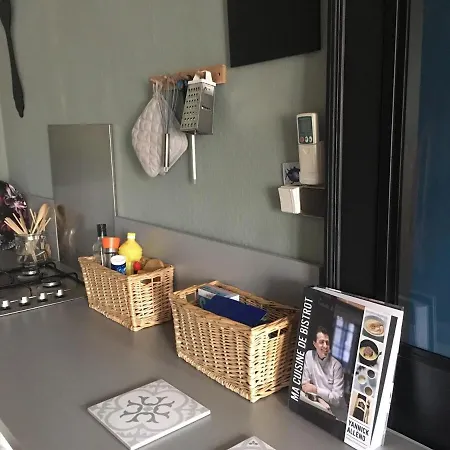 Spacieux Et Lumineux Duplex Arty Au Centre De Appartamento