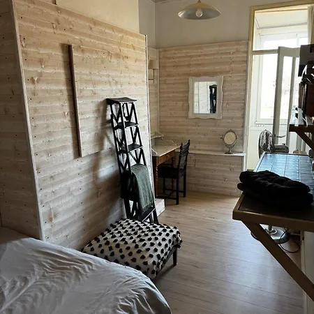 Spacieux Et Lumineux Duplex Arty Au Centre De * Sète