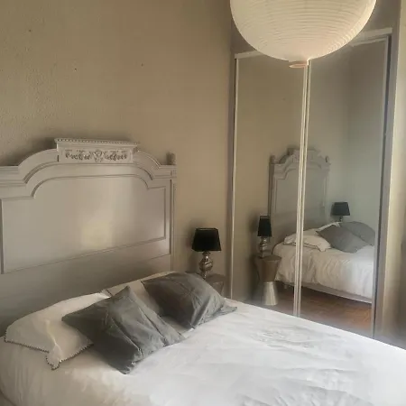 Spacieux Et Lumineux Duplex Arty Au Centre De 아파트