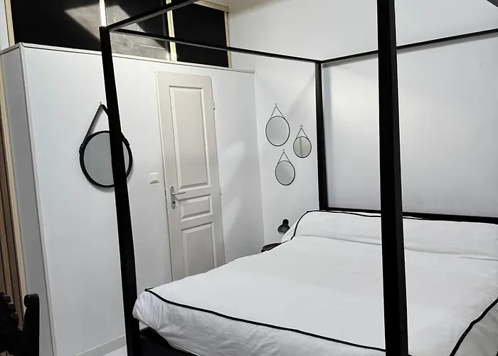 Spacieux Et Lumineux Duplex Arty Au Centre De * Σετ